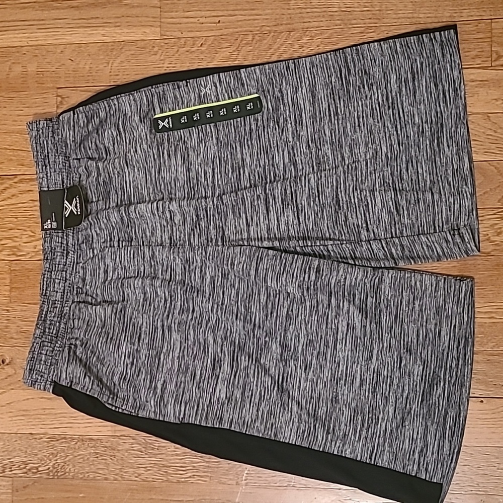 XERSION BRAND BOYS BLACK & GRAY SHORTS SIZE XL 18/20